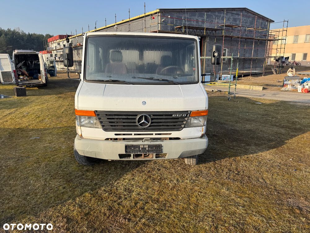 Mercedes-Benz 612 - 7
