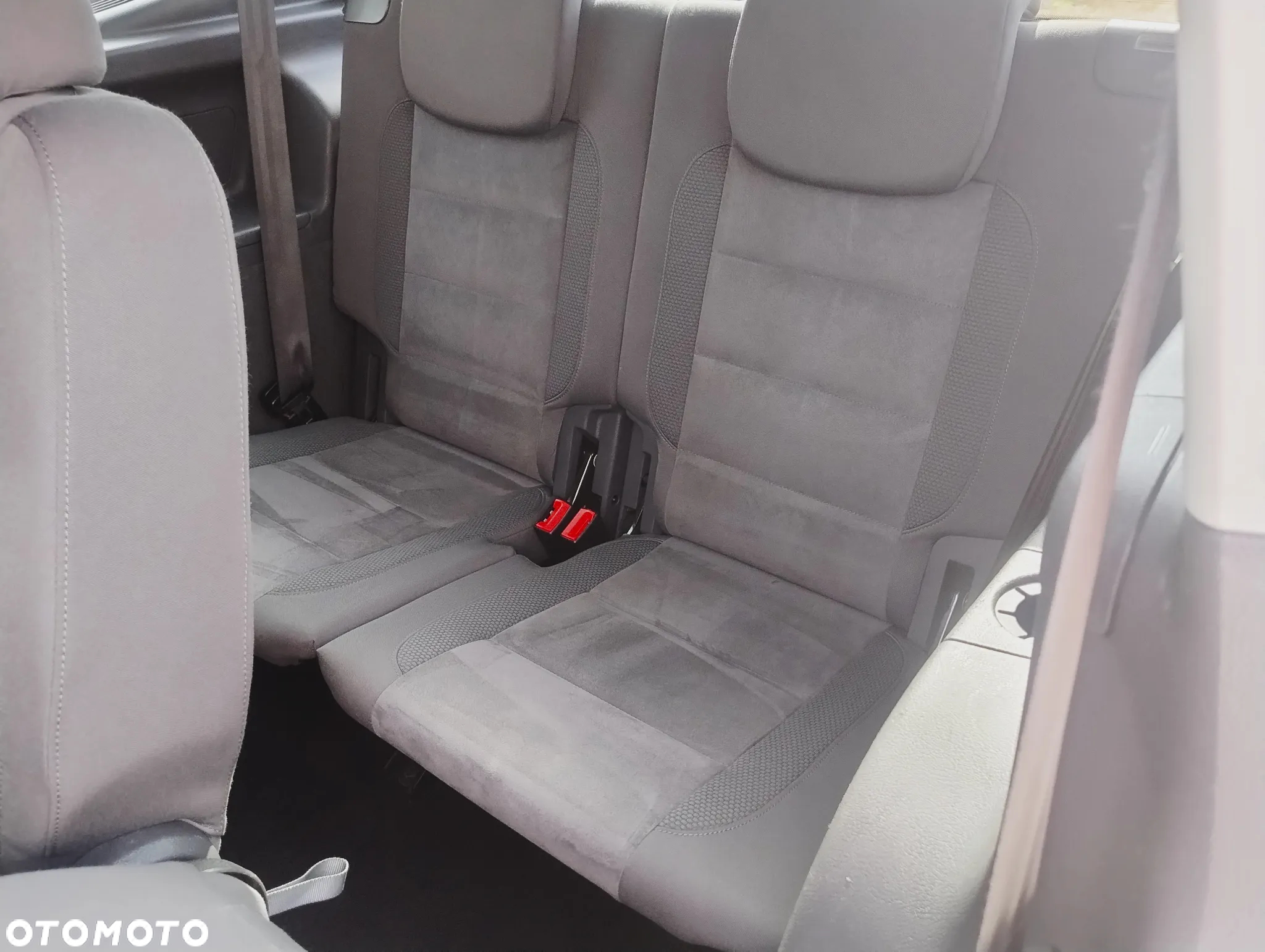 Volkswagen Touran 2.0 TDI DPF DSG Highline - 15