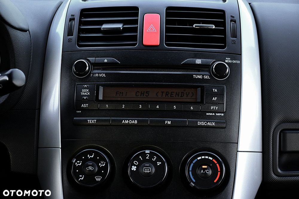 Toyota Auris 1.6 Life+ - 24