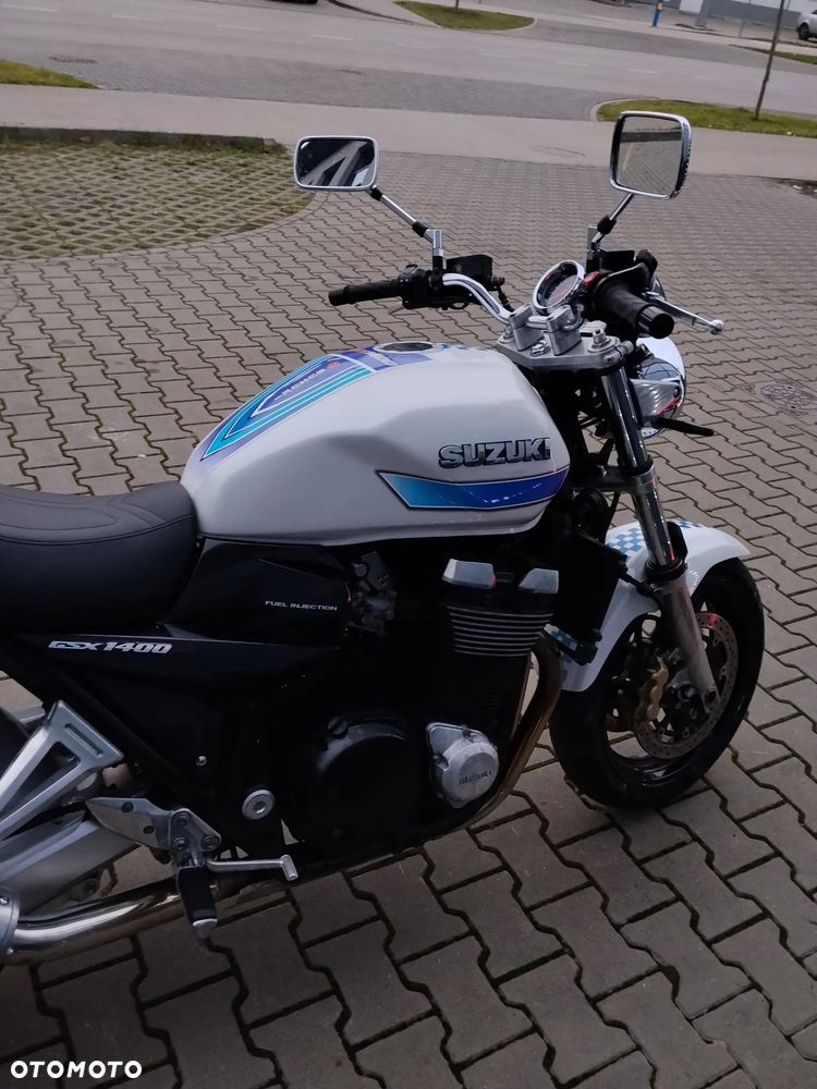 Suzuki GSX - 10