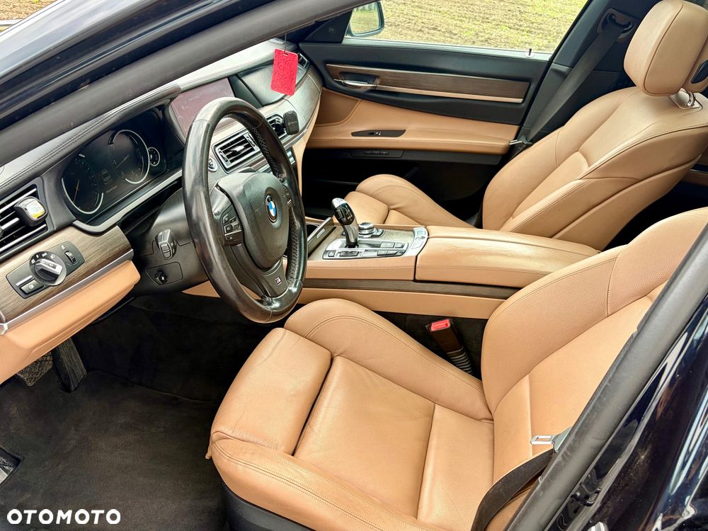BMW Seria 7 740d xDrive - 13