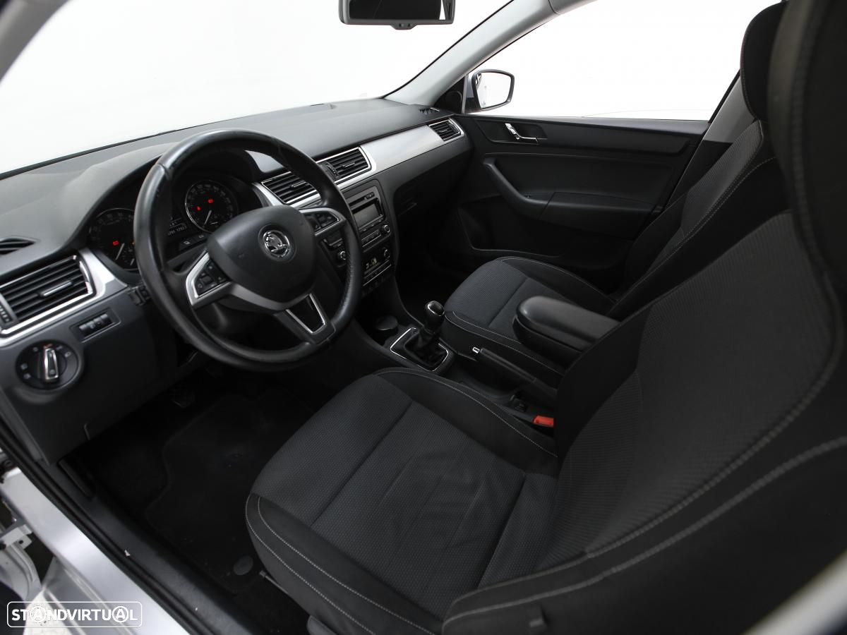 Skoda Rapid - 7