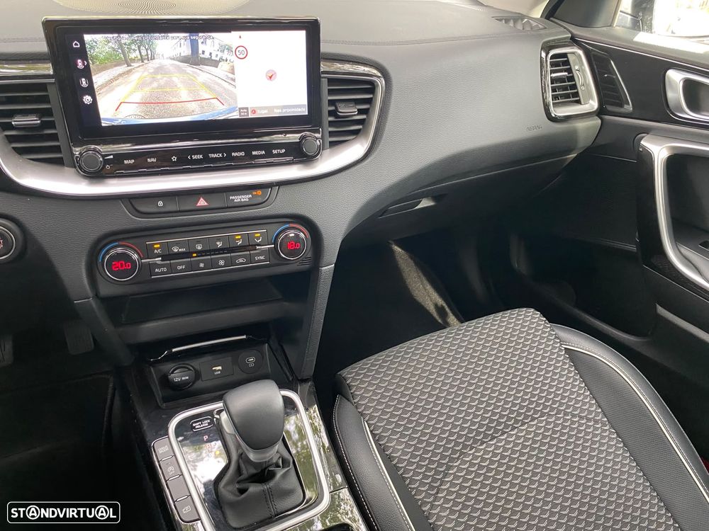 Kia XCeed 1.0 T-GDi Tech 7DCT - 17