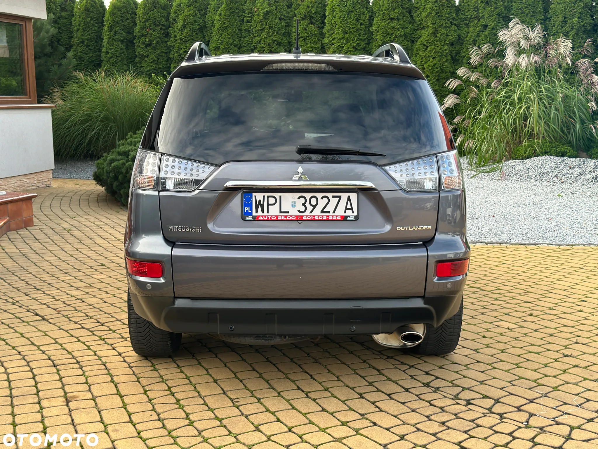 Mitsubishi Outlander - 11