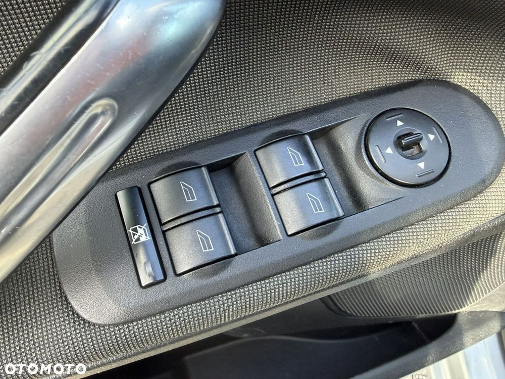 Ford S-Max - 25