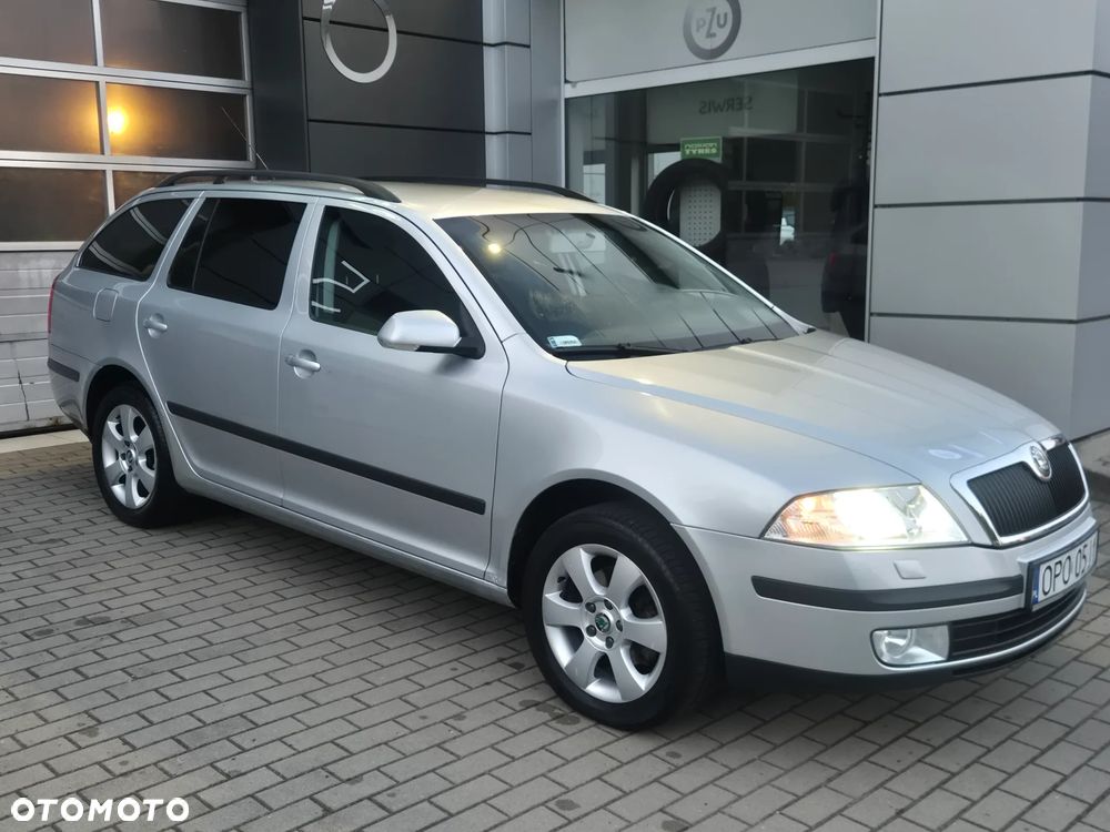 Skoda Octavia 2.0 TDI Elegance DSG - 6