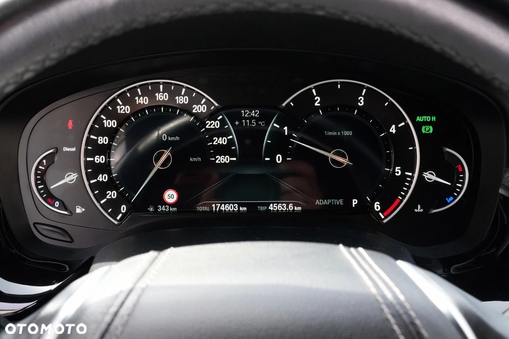 BMW Seria 5 520d M Sport - 15