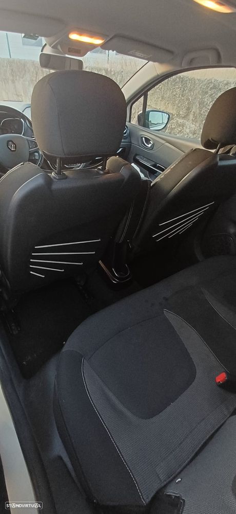 Renault Captur 1.5 dCi Exclusive EDC - 8