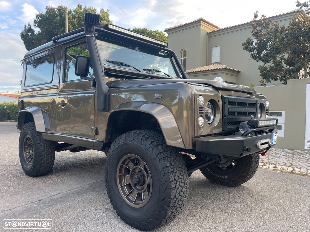 Usado Land Rover Defender 2000 - 38 000 EUR, 70 000 km - Standvirtual.com