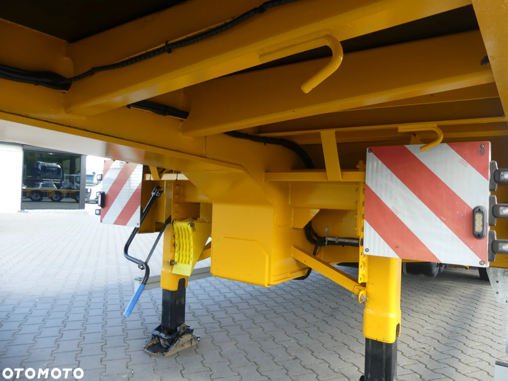 Bodex NISKOPODWOZIOWA / LAWETA / PRZEBIEG 18 TYS KM !!! / - 16
