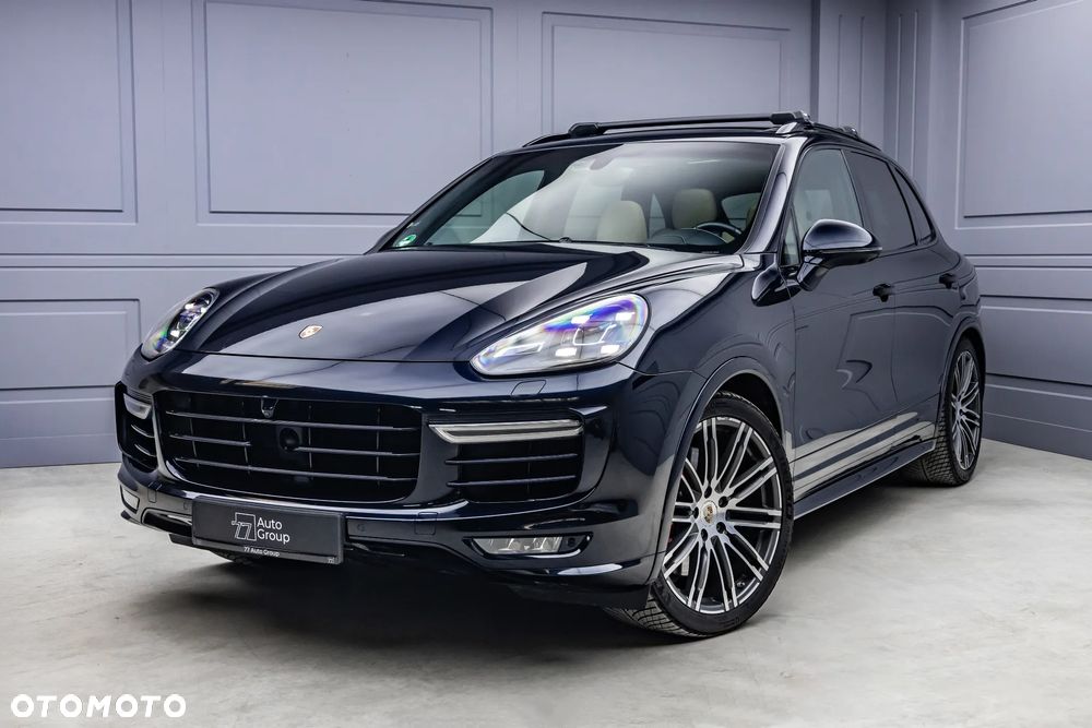 Porsche Cayenne - 2