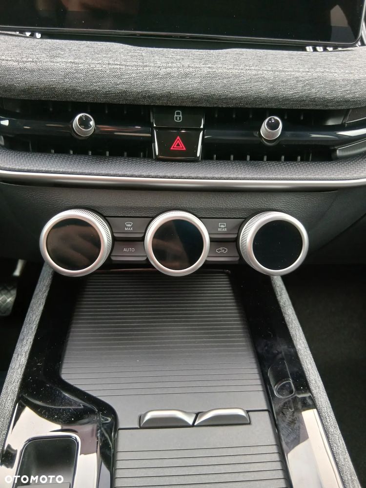 Skoda Superb 2.0 TSI Selection DSG - 22