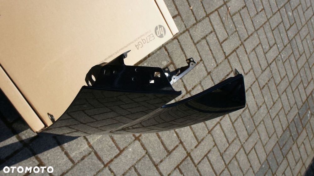 PRZEDNI PRAWY BŁOTNIK CUPRA BORN - 8