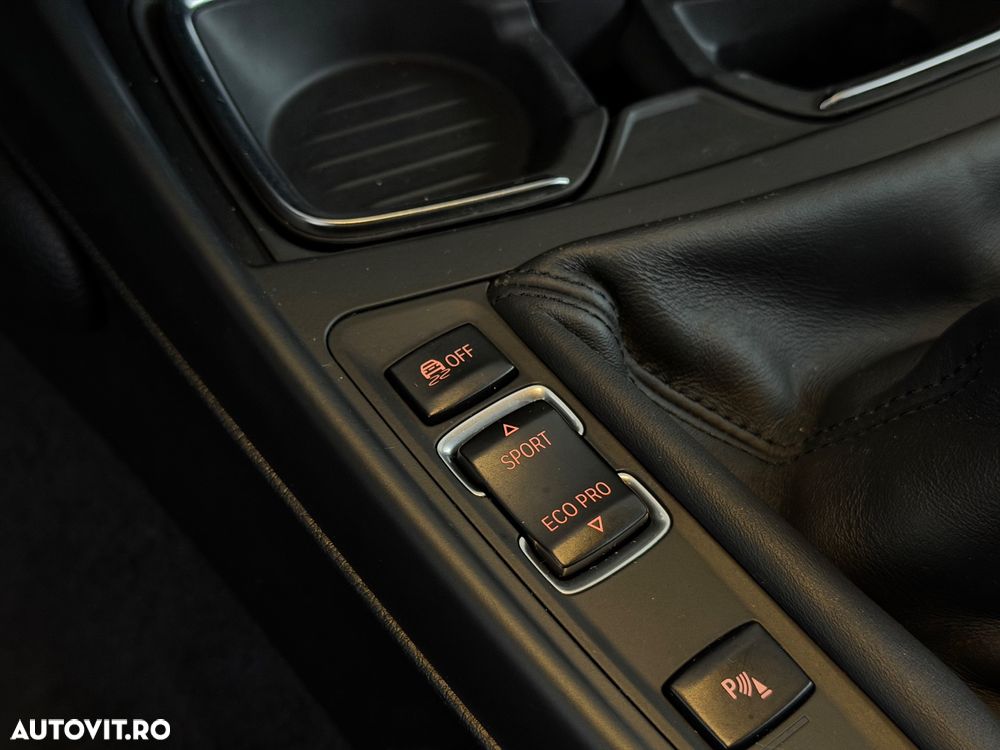 BMW Seria 1 118d Sport Line - 31