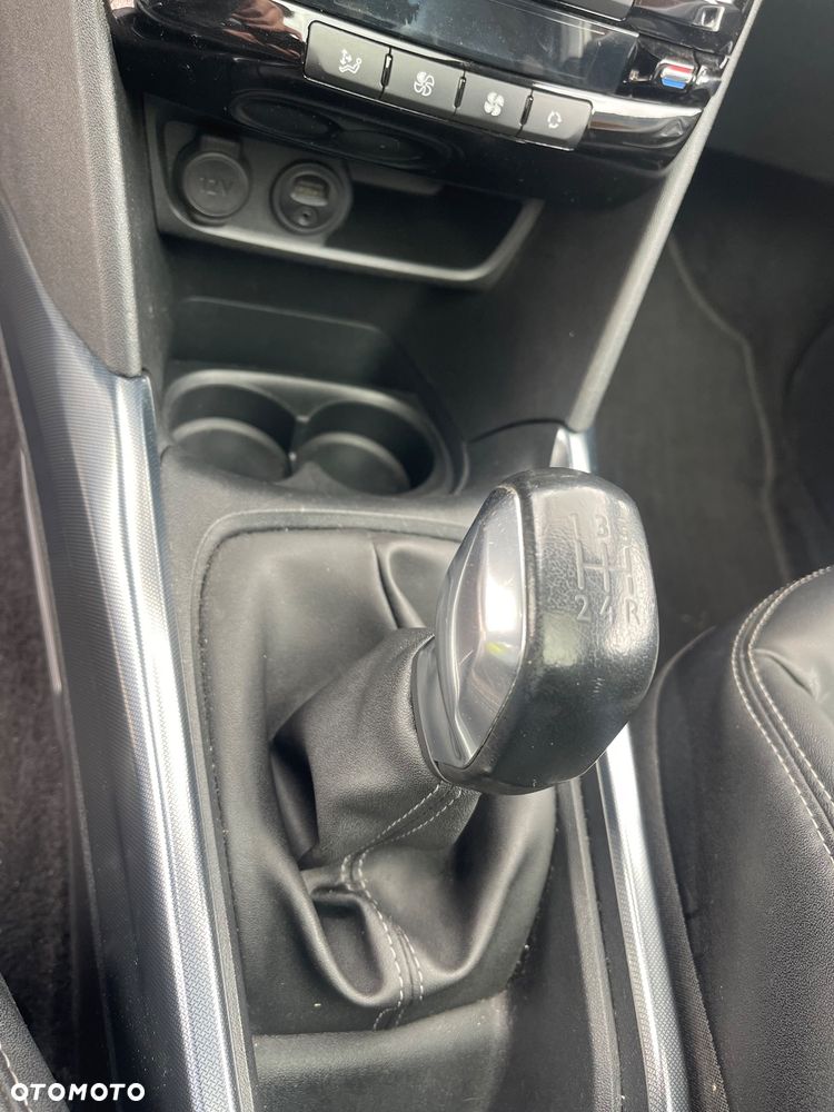 Peugeot 2008 1.2 VTi Allure - 17