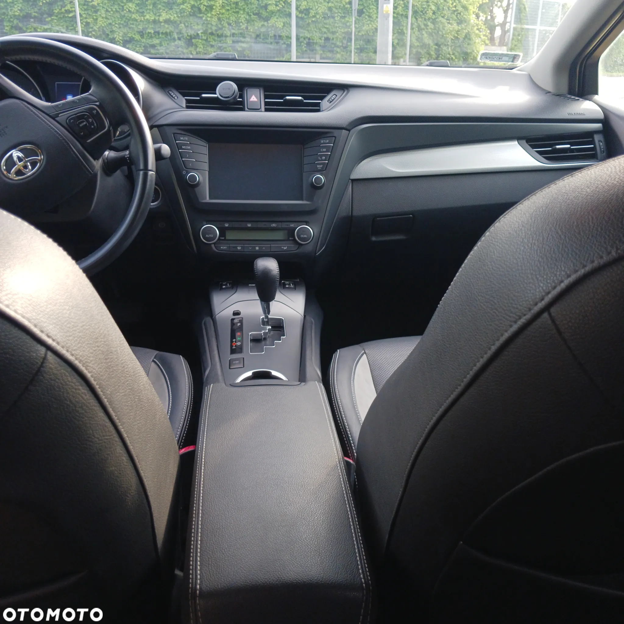 Toyota Avensis 1.8 Premium MS - 7