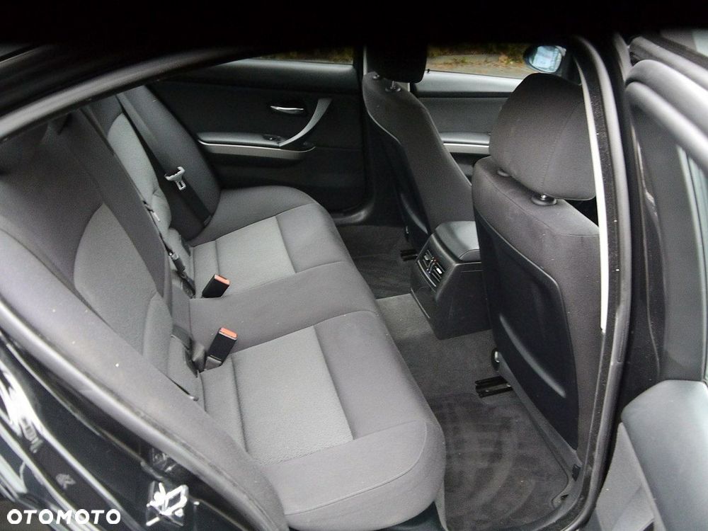 BMW Seria 3 320i - 24