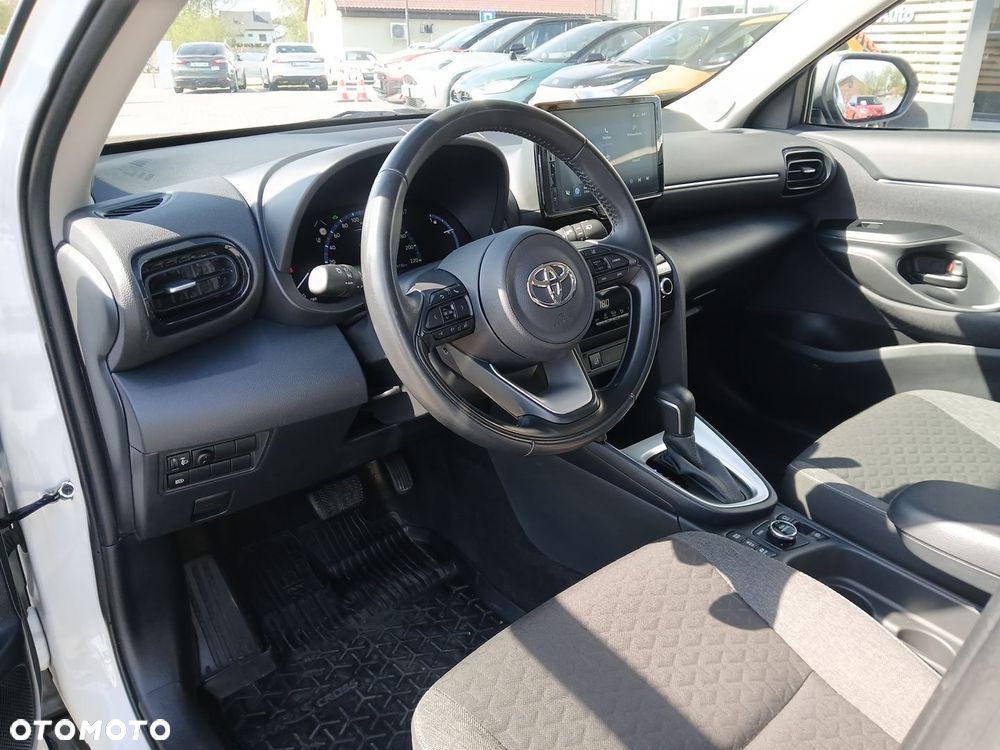 Toyota Yaris Cross Hybrid 1.5 Comfort 4x4 - 17