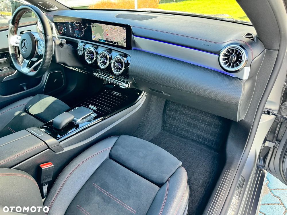 Mercedes-Benz CLA 250 4-Matic AMG Line 7G-DCT - 22