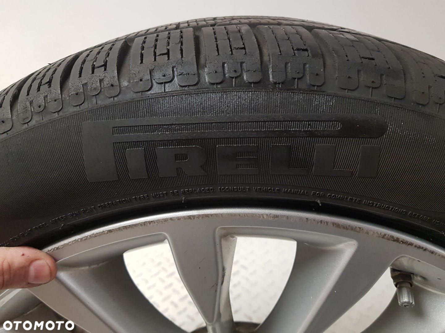 ŁADNY KOMPLET KOŁA ALUFELGI FELGI BMW 5 G30 G31 PIRELLI ZIMOWE RUN FLAT 245 45 18 8,0x19 ET30 5x120 - 11