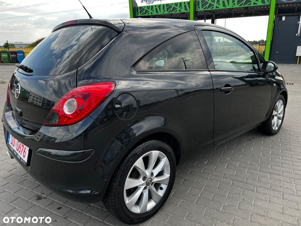 Opel Corsa 1.4 16V Cosmo - 7