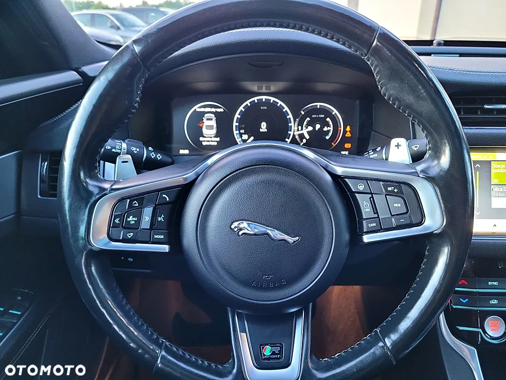 Jaguar XF 2.0 i4D R-Sport - 23