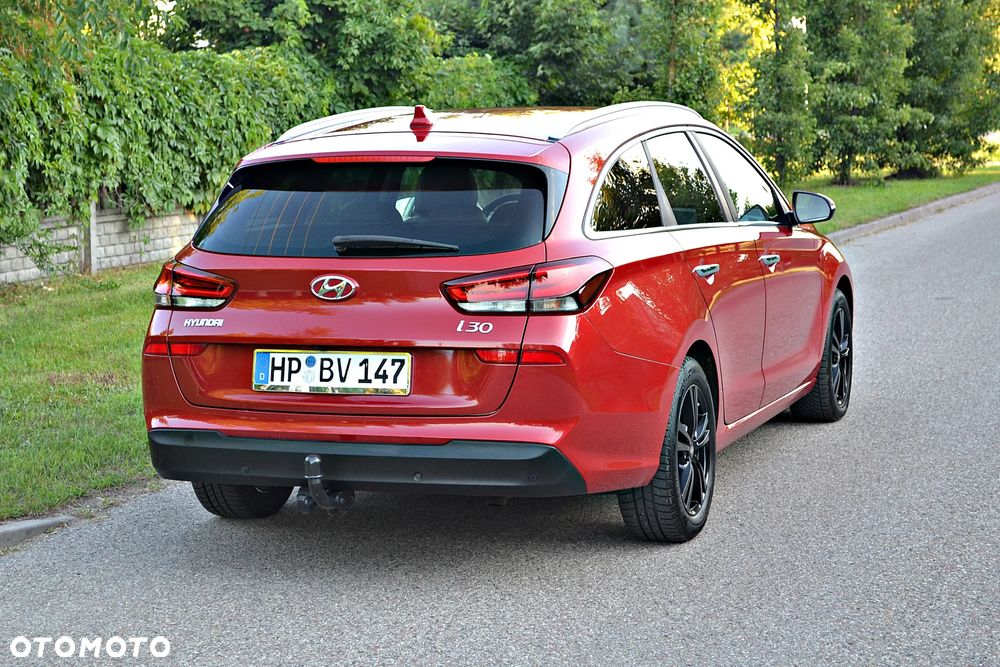 Hyundai i30 blue 1.6 CRDi Premium - 13