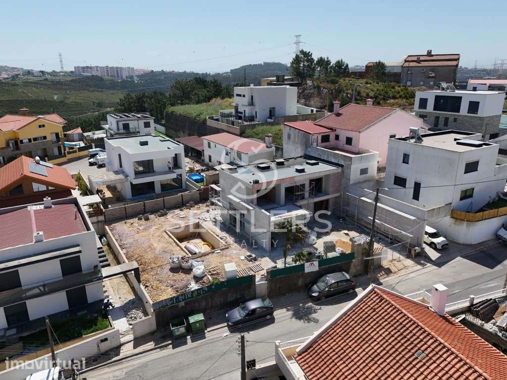 Moradia T4 em construção na Serra de Casal de Cambra - Grande imagem: 3/15