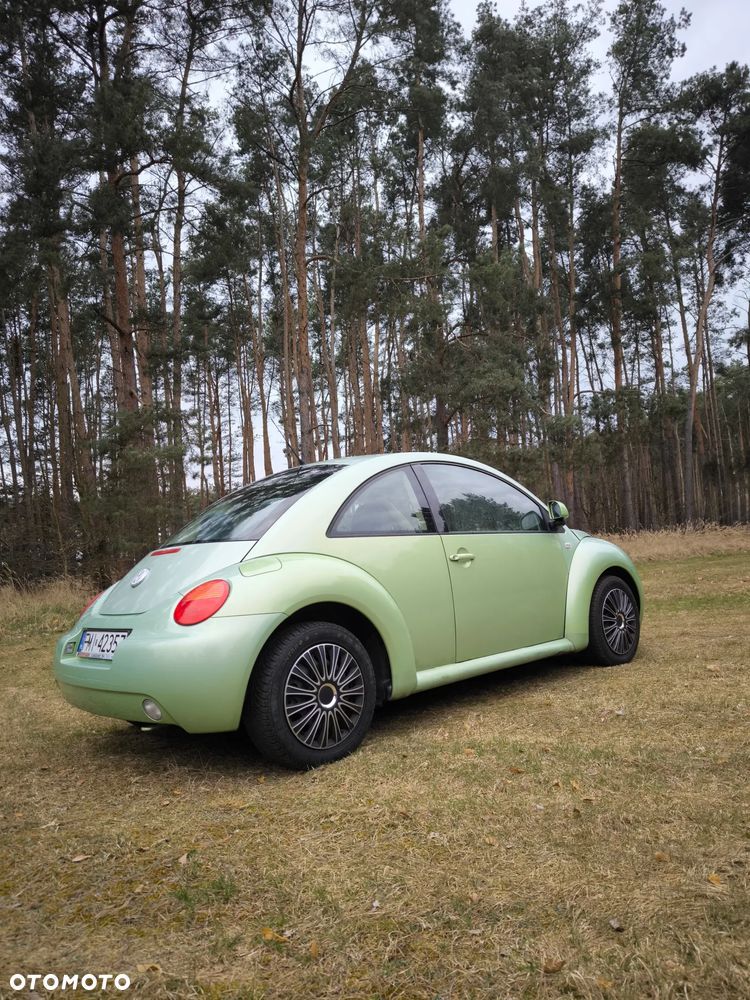 Volkswagen New Beetle - 4