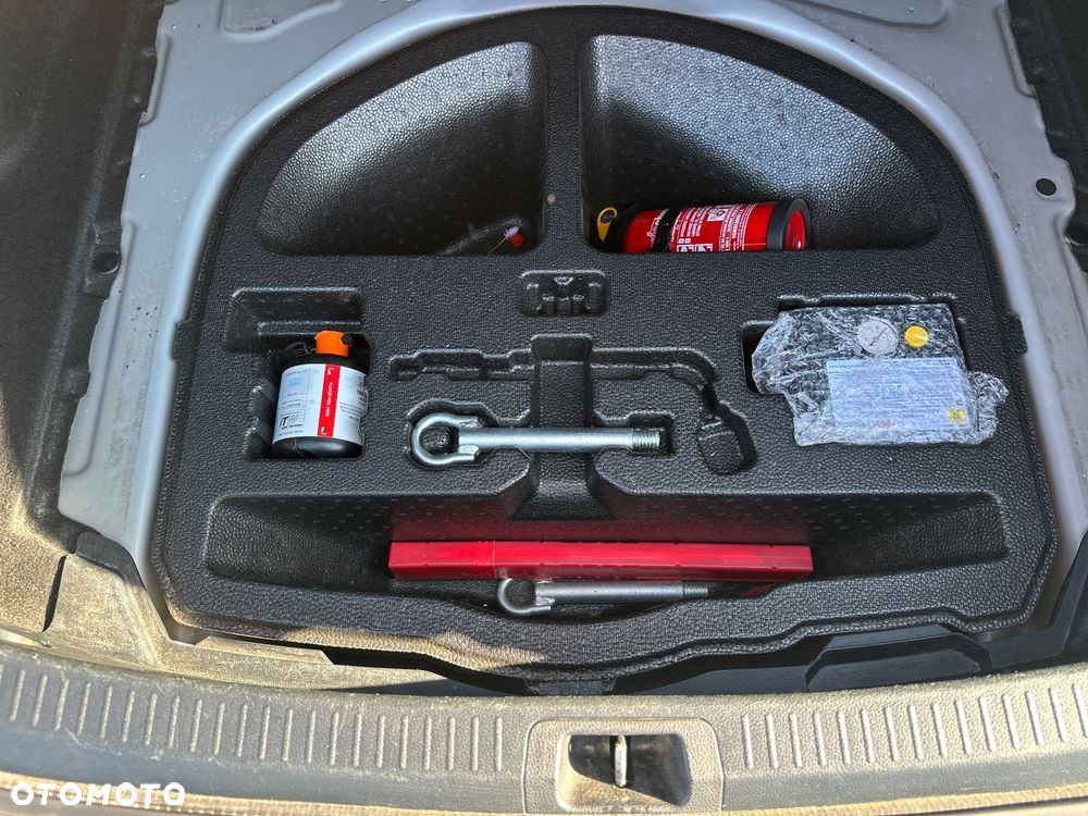 Toyota Corolla 1.8 Hybrid Comfort - 27