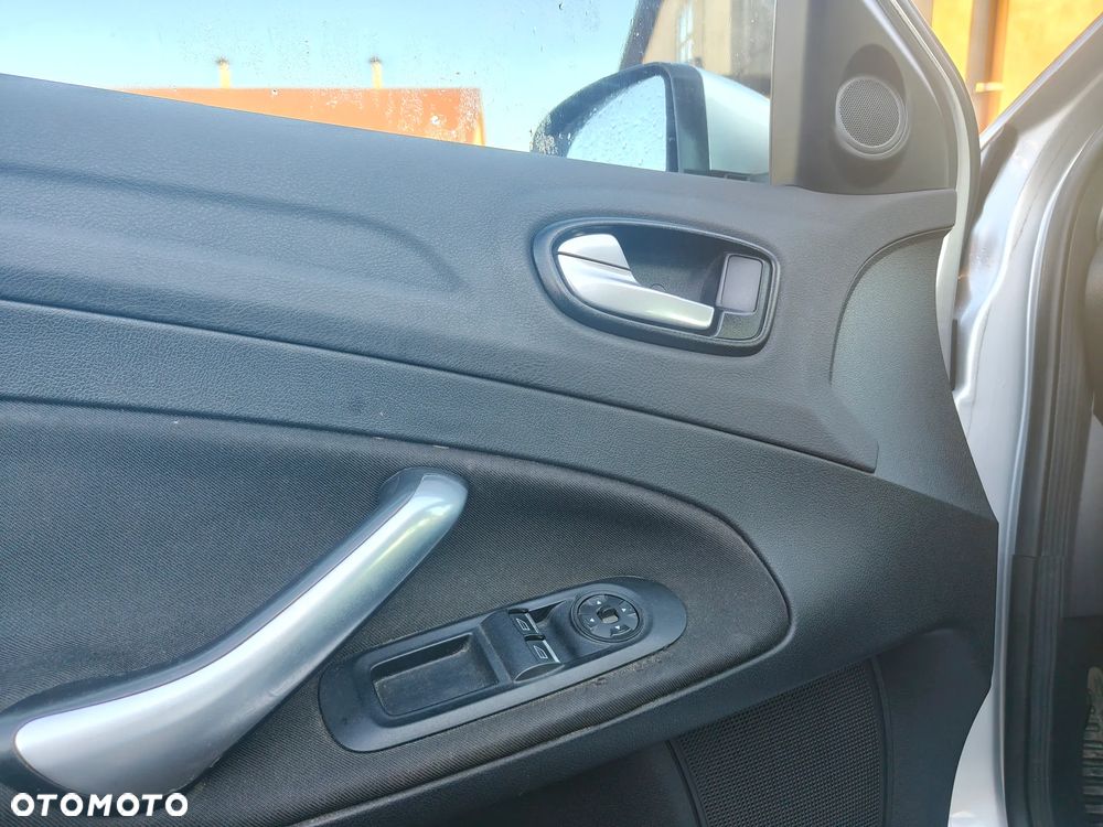 Ford Mondeo - 13