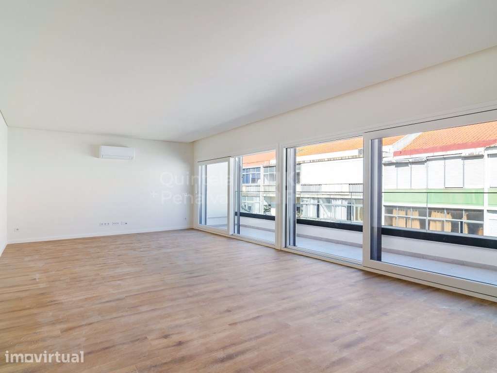Apartamento T2 com garagem para venda em Cacilhas - Grande imagem: 3/27
