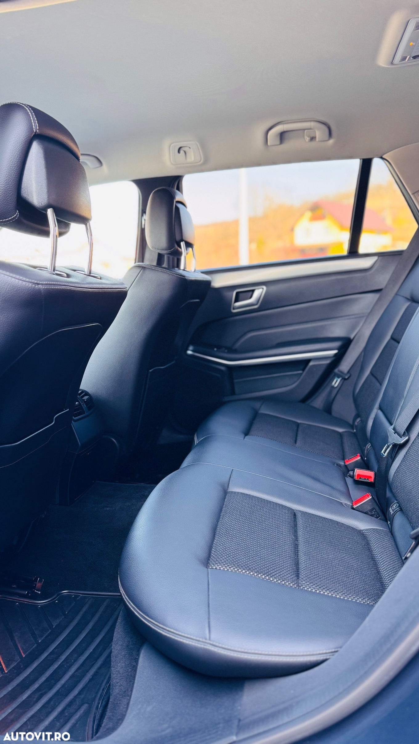 Mercedes-Benz E 220 T CDI DPF BlueEFFICIENCY 7G-TRONIC Avantgarde - 16