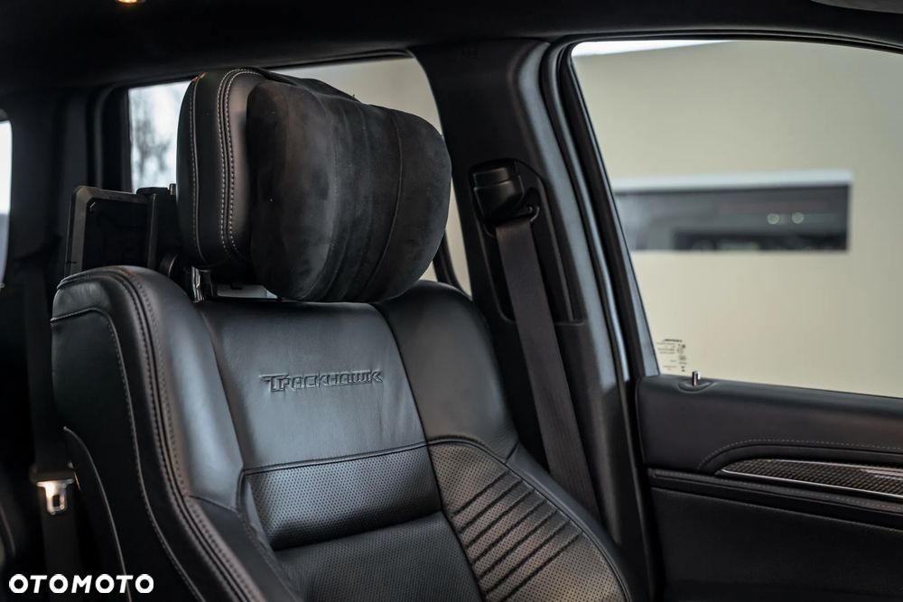 Jeep Grand Cherokee - 28