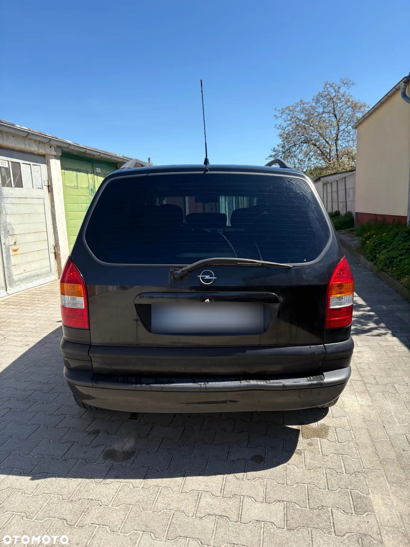 Opel Zafira 1.8 16V Elegance - 1
