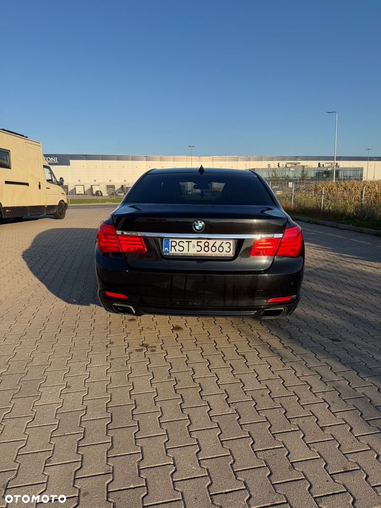 BMW Seria 7 2010 photo 3