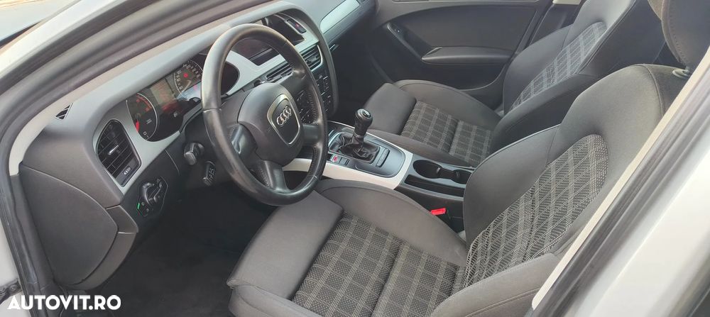 Audi A4 2.0 TDI DPF Ambiente - 7