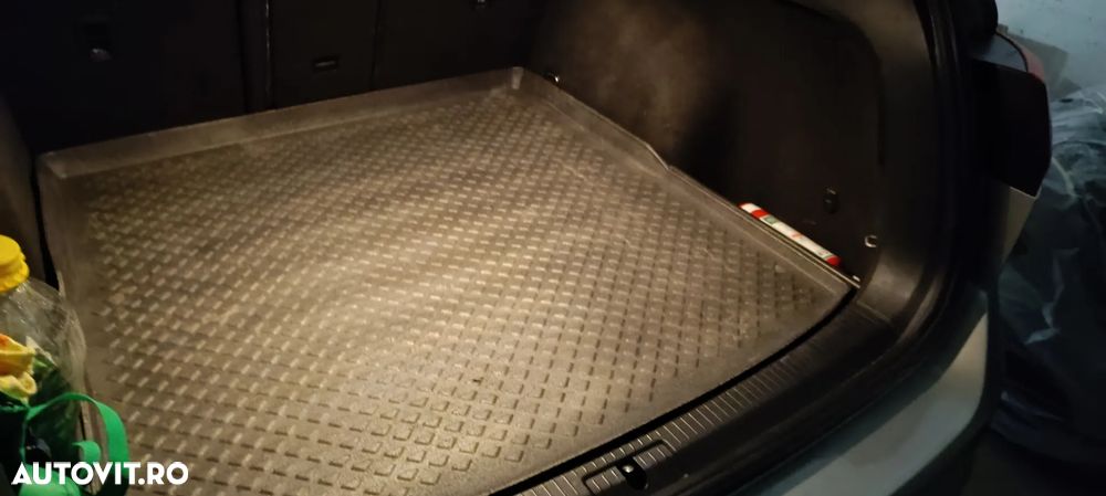 Volkswagen Golf Variant 1.6 TDI DPF Highline - 28