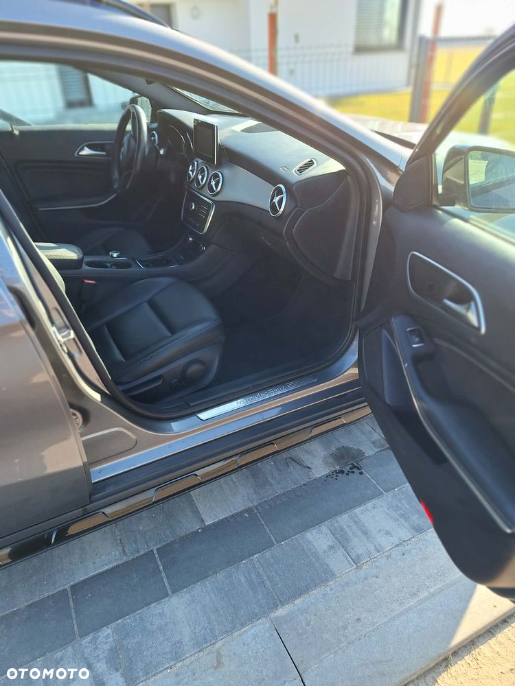 Mercedes-Benz GLA 250 7G-DCT AMG Line - 4