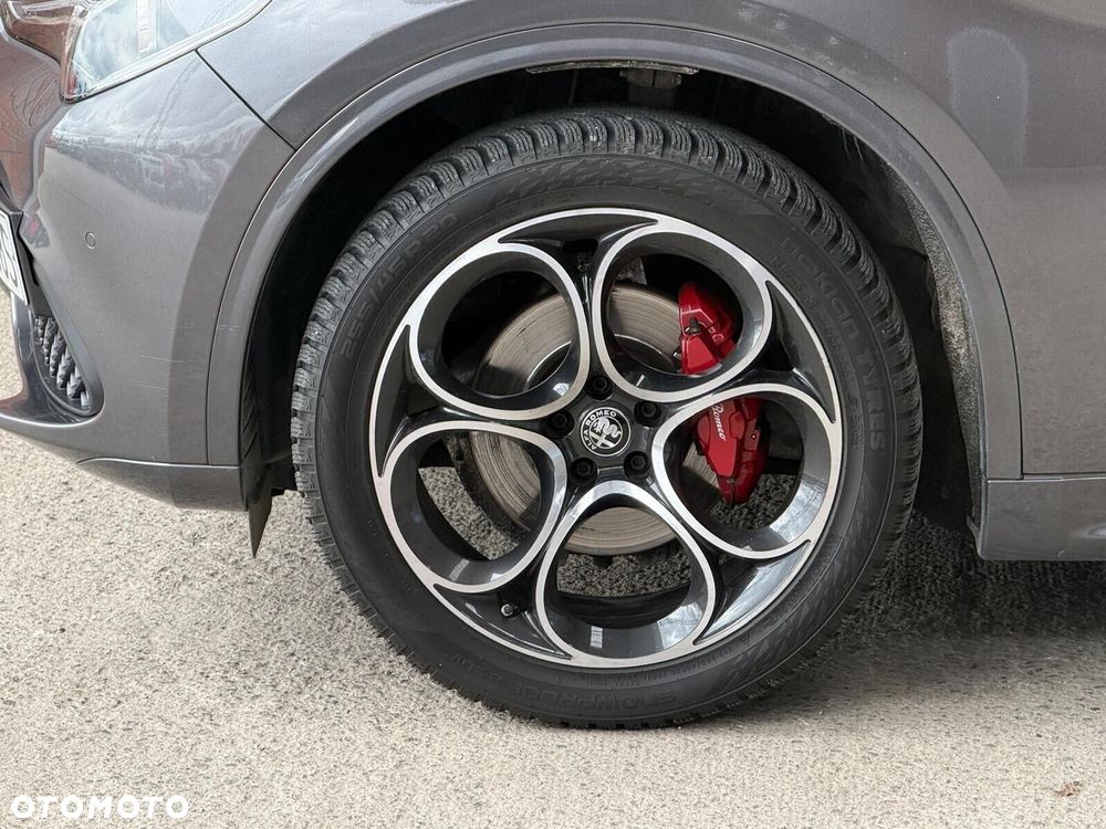 Alfa Romeo Stelvio 2.0 Turbo Veloce TI Q4 - 9
