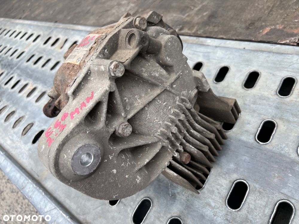 MOST TYLNY DYFERENCJAŁ 7527096 BMW E60 520i m54b22 manual - 3