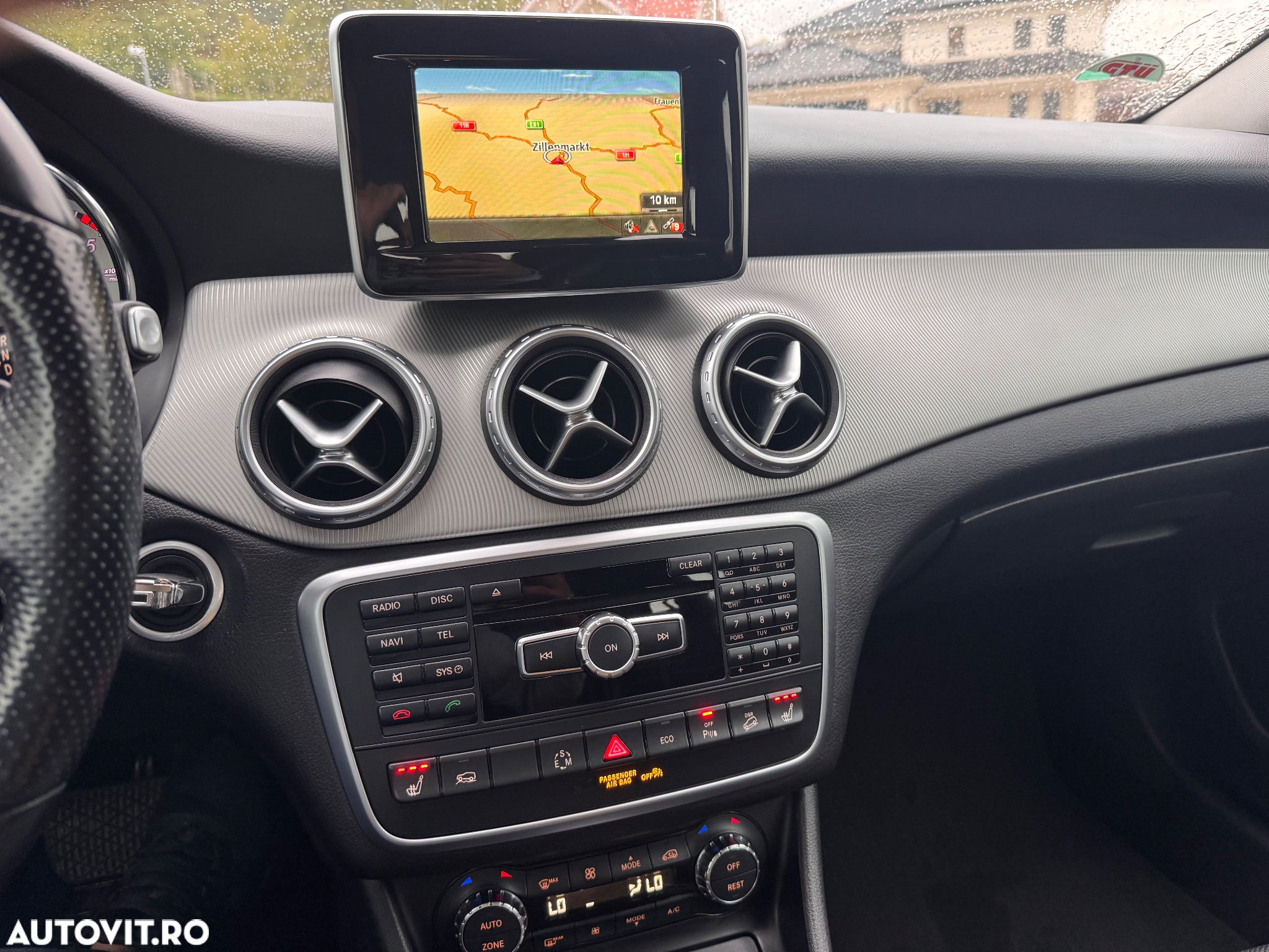 Mercedes-Benz GLA 220 CDI 4Matic 7G-DCT Urban - 35