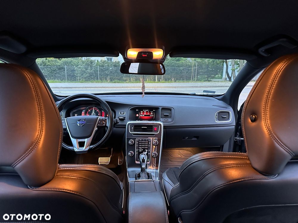 Volvo V60 D5 Geartronic RDesign - 21