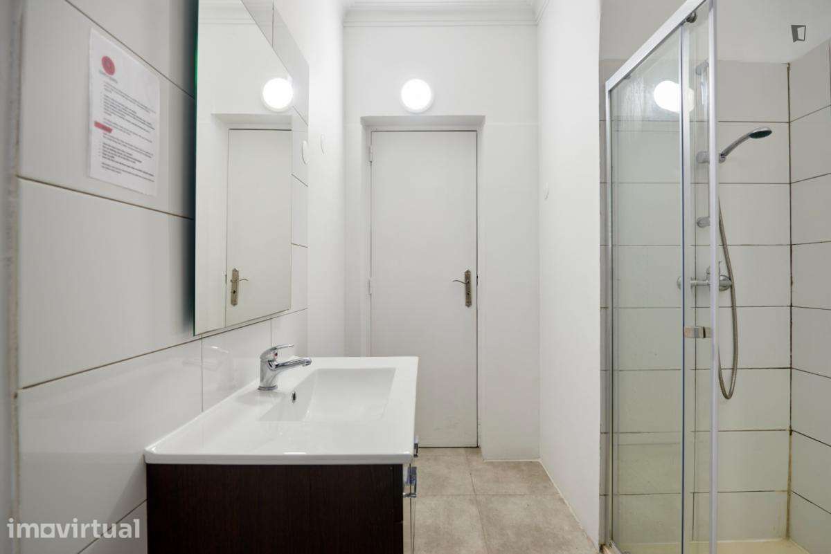 Quarto - localizado em Entrecampos Lisbon - Grande imagem: 4/12