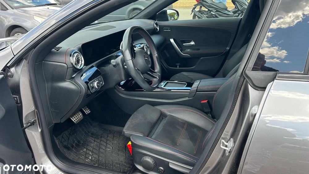 Mercedes-Benz CLA 200 7G-DCT - 6