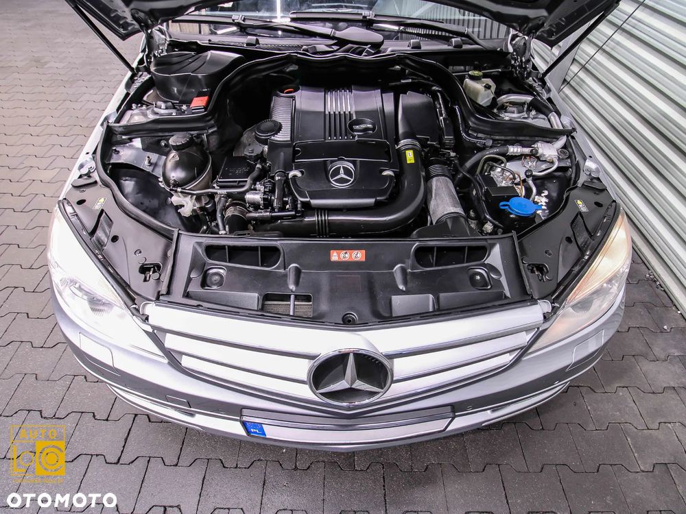 Mercedes-Benz Klasa C 180 CGI Automatik BlueEFFICIENCY Elegance - 14
