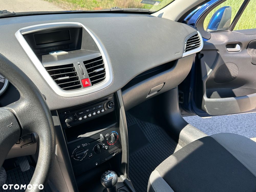 Peugeot 207 1.4 16V Trendy - 25