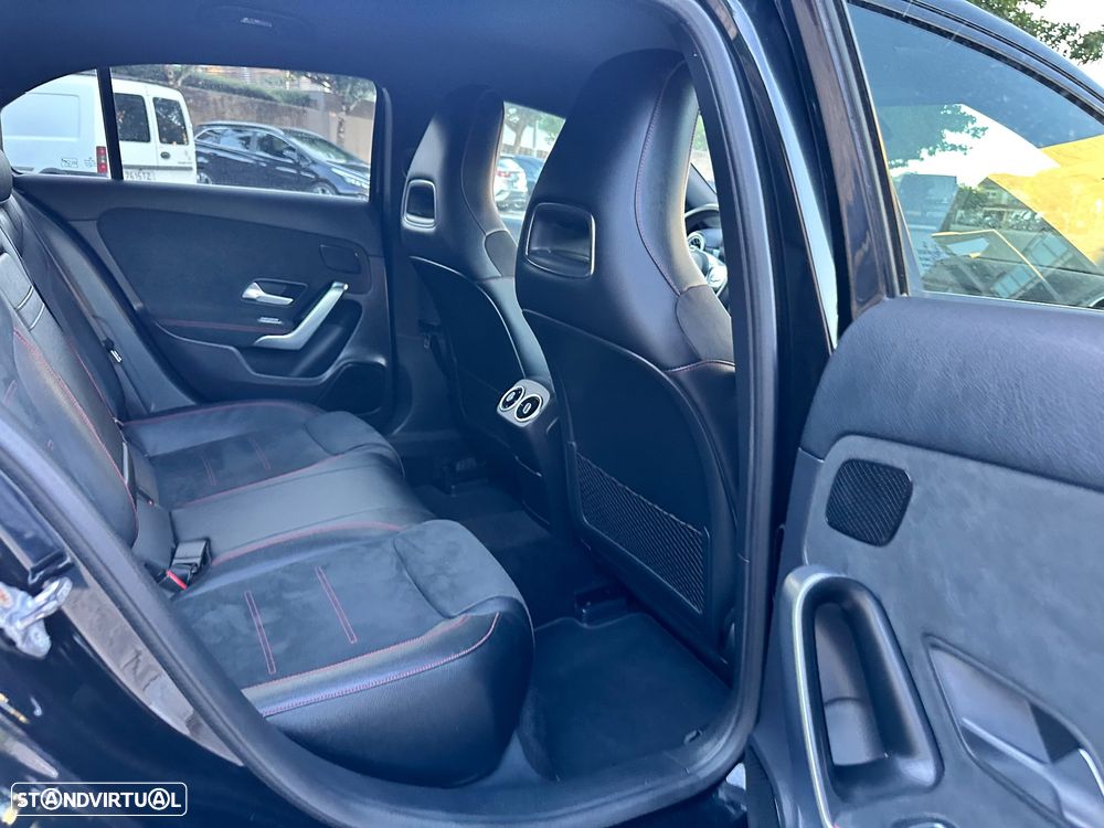 Mercedes-Benz A 200 AMG Line - 35