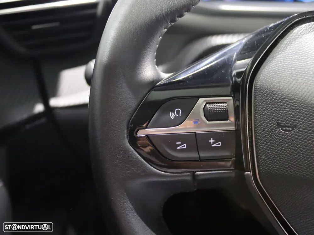 Peugeot 2008 1.2 PureTech Allure Pack - 19