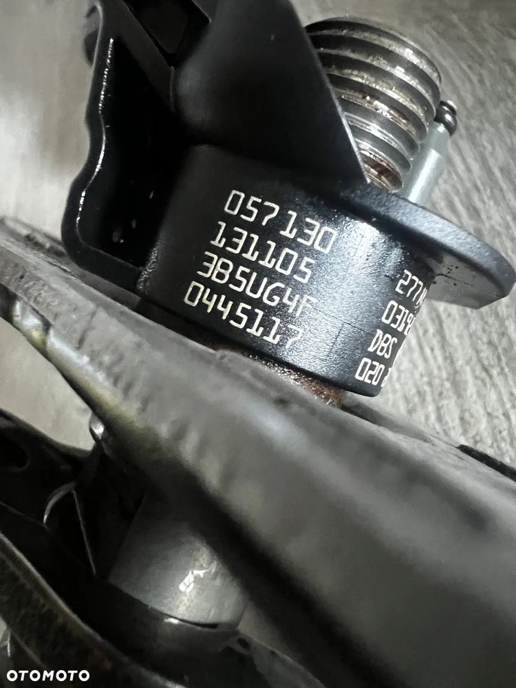 WTRYSKIWACZE WTRYSKI Q7 4,2 TDI CCF 057130277AM - 5